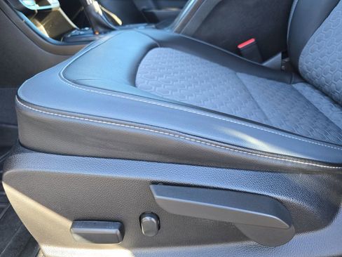 Used 2022 Chevrolet Colorado Z71 w/ Safety Package image 30