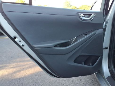 Used 2022 Hyundai Ioniq SEL FWD image 17