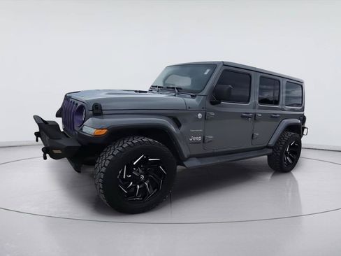 Used 2022 Jeep Wrangler Unlimited Sahara w/ LED Lighting Group AWD/4WD image 4