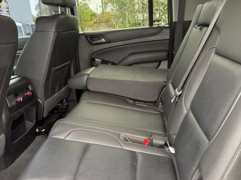 Used 2019 Chevrolet Suburban LT AWD/4WD image 12