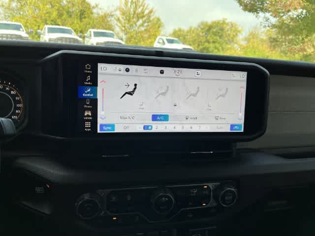 Used 2024 Jeep Gladiator Sport AWD/4WD image 23