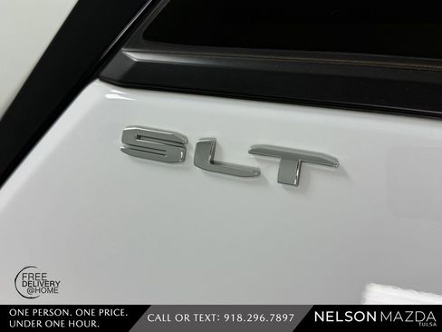 Used 2022 GMC Terrain SLT FWD image 13