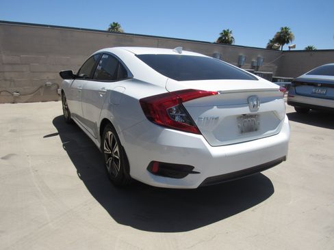 Used 2018 Honda Civic EX-T image 4