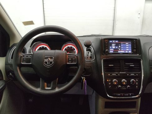 Used 2019 Dodge Grand Caravan SE w/ UConnect Hands-Free Group FWD image 22