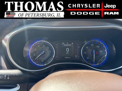 Used 2019 Chrysler Pacifica Touring Plus w/ Tire & Wheel Group FWD image 16