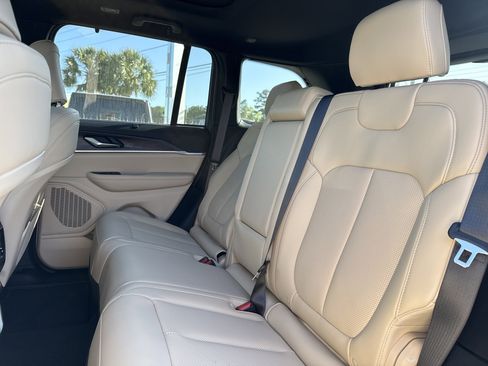 New 2025 Jeep Grand Cherokee Limited w/ Luxury Tech Group II RWD image 31