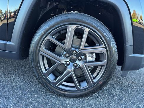 New 2026 Jeep Compass Latitude image 10