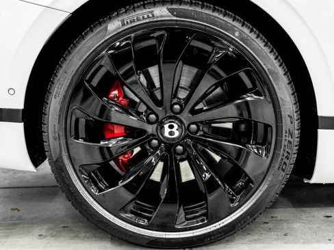 Used 2025 Bentley Continental GT AWD/4WD image 31