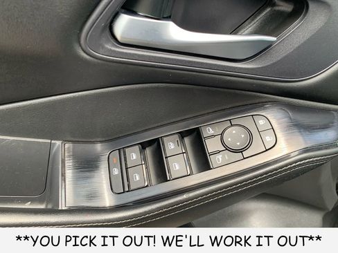 Used 2024 Nissan Rogue SV FWD image 12