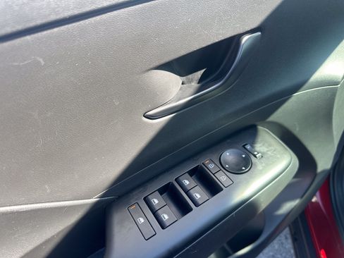 Used 2025 Hyundai Kona SEL AWD/4WD image 17
