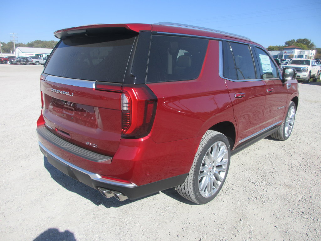 New 2027 GMC Yukon Denali w/ Sun & Power Step Package AWD/4WD image 4