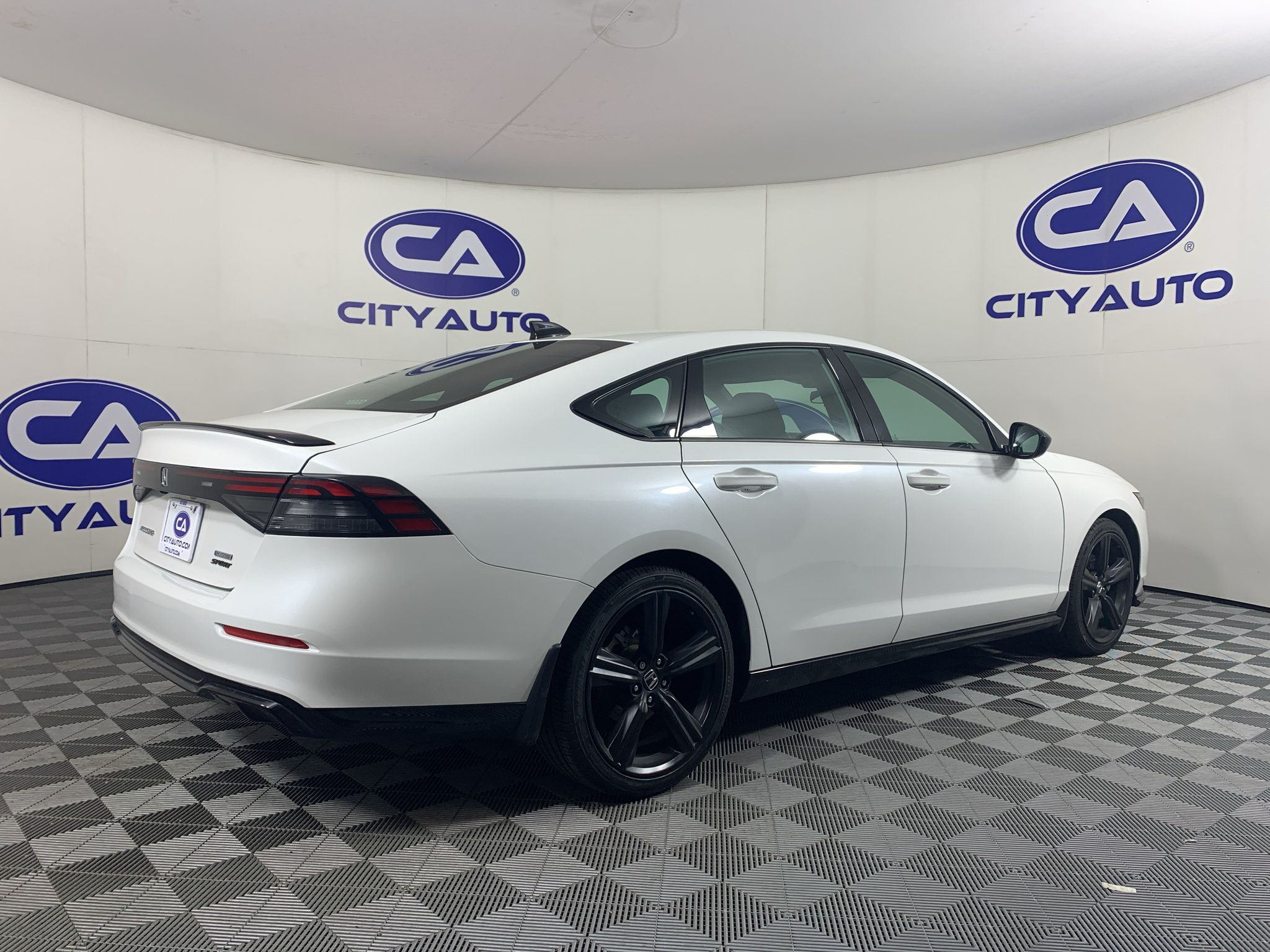 Used 2023 Honda Accord Sport image 3