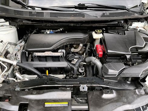 Used 2018 Nissan Rogue Sport SV w/ SV Technology Package AWD/4WD image 32