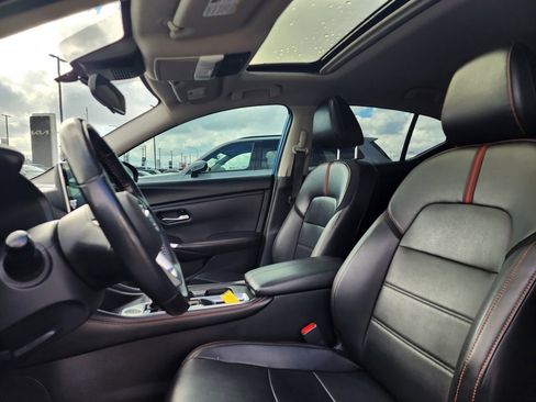 Used 2023 Nissan Sentra SR w/ SR Premium Package image 10