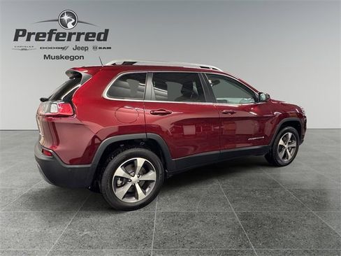 Used 2021 Jeep Cherokee Limited image 17