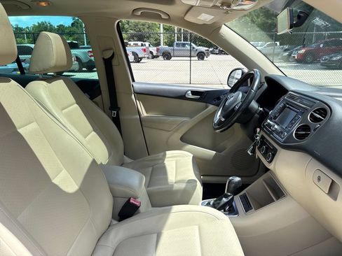 Used 2012 Volkswagen Tiguan S FWD image 27