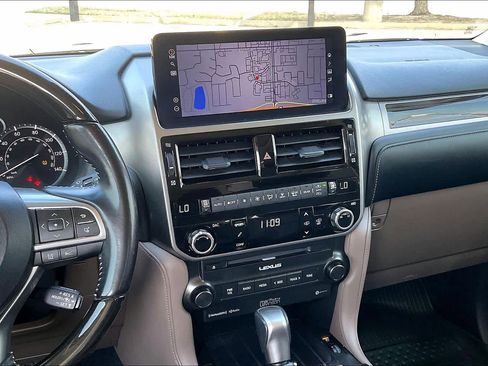 Used 2023 Lexus GX 460 Luxury w/ Accessory Package AWD/4WD image 7