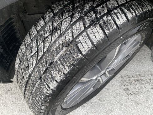 Used 2022 Honda CR-V Touring image 3