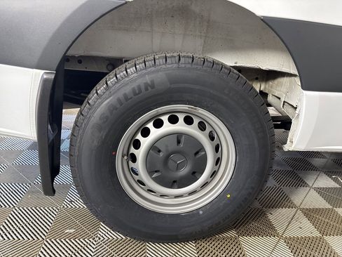 Used 2024 Mercedes-Benz Sprinter 2500 w/ Acoustic Package image 23