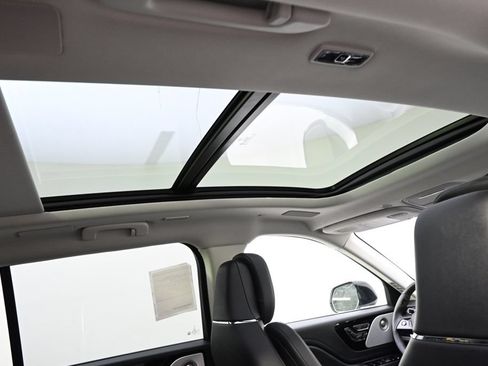 New 2026 Lincoln Aviator Reserve AWD/4WD image 17