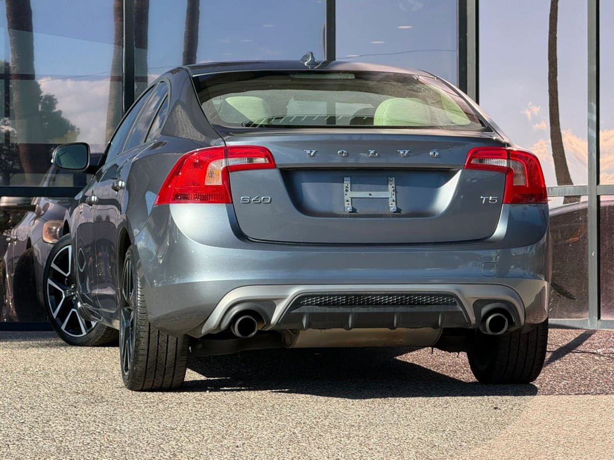 Used 2017 Volvo S60 T5 Dynamic FWD image 8