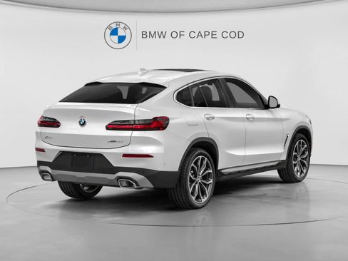 Used 2024 BMW X4 xDrive30i w/ Premium Package AWD/4WD image 2