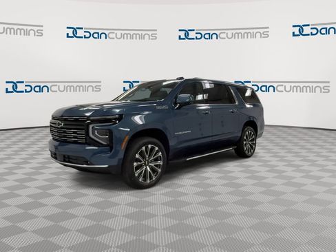 New 2026 Chevrolet Suburban High Country w/ Sun And Tow Package image 4