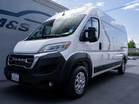 Used 2025 RAM ProMaster 2500 w/ Quick Order Package 22G SLT FWD image 2