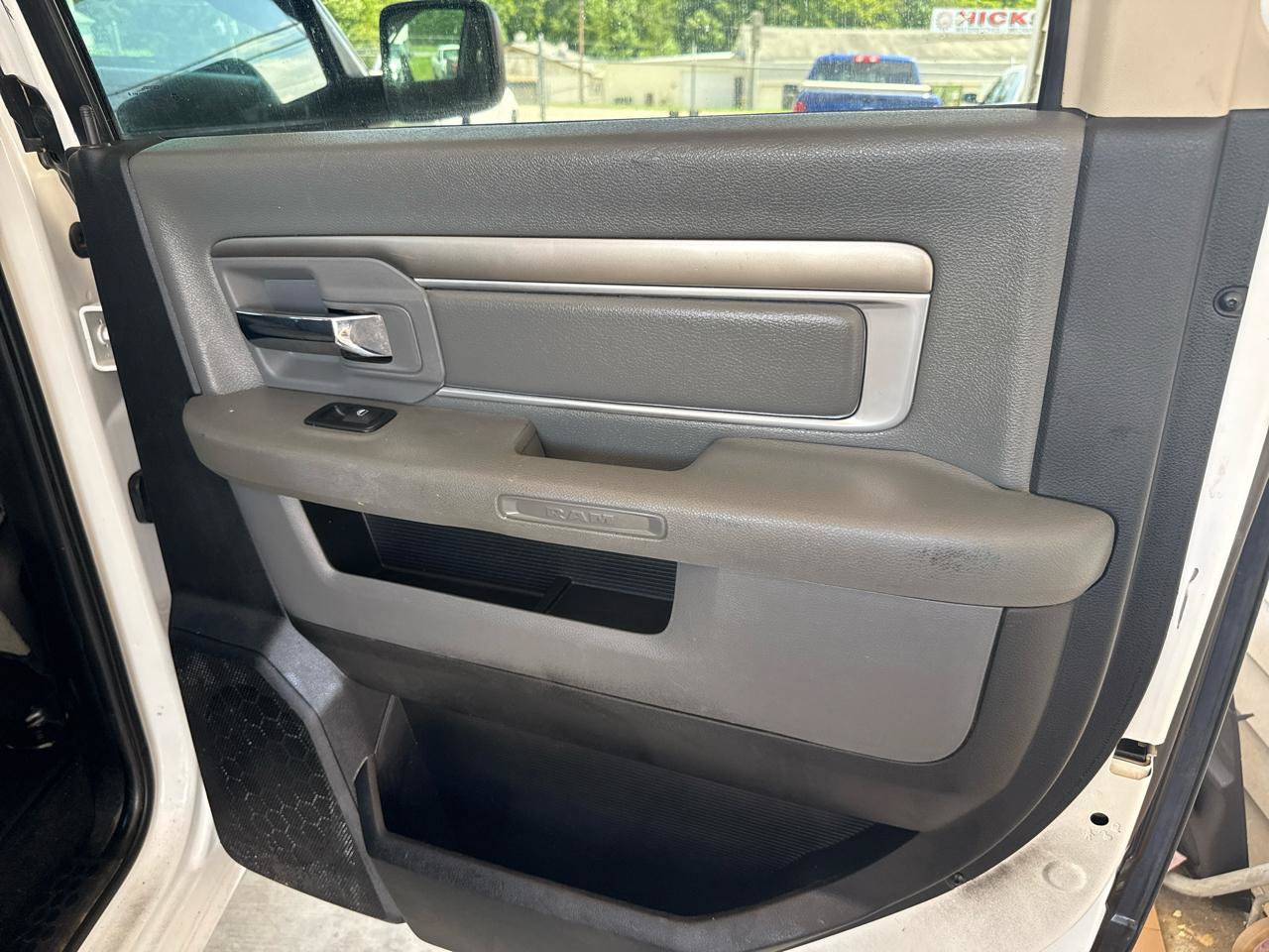 Used 2016 RAM 2500 SLT AWD/4WD image 18