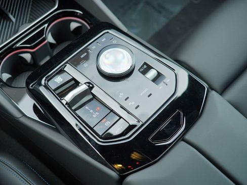 New 2026 BMW 540i xDrive w/ M Sport Package image 19