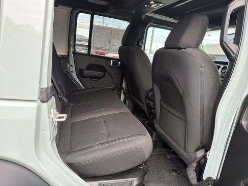 Used 2023 Jeep Wrangler Unlimited w/ Sun & Screen Package AWD/4WD image 18