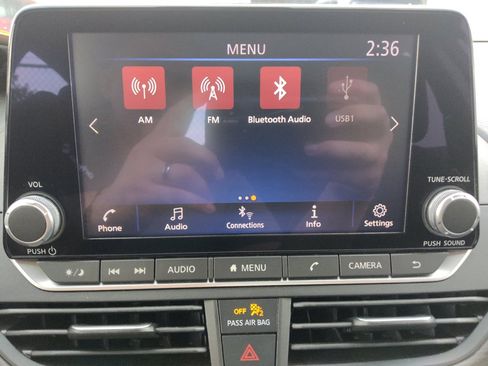 Used 2025 Nissan Altima 2.5 SV FWD image 25