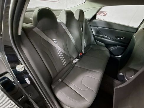 Certified 2022 Hyundai Elantra SEL FWD image 28