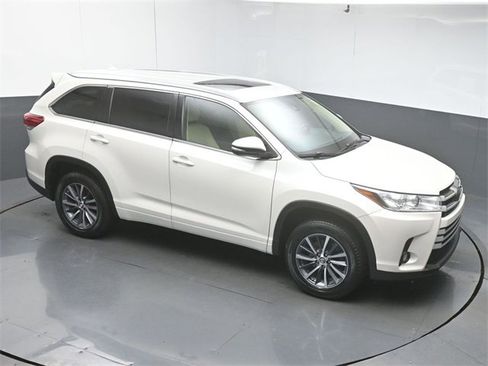 Used 2017 Toyota Highlander XLE image 53