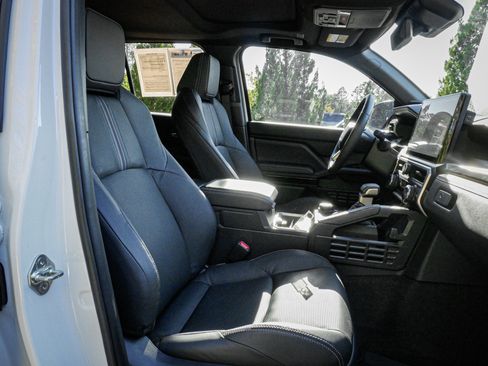 Used 2025 Toyota 4Runner Limited image 33