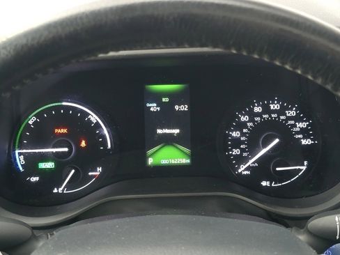 Used 2022 Toyota Sienna XLE image 37