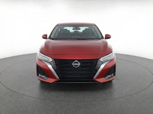 Used 2024 Nissan Altima 2.5 SV FWD image 2