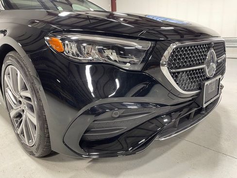 Used 2026 Mercedes-Benz E 350 4MATIC Sedan image 11