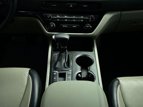 Used 2020 Kia Sedona EX image 5