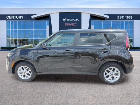 Used 2025 Kia Soul LX image 7