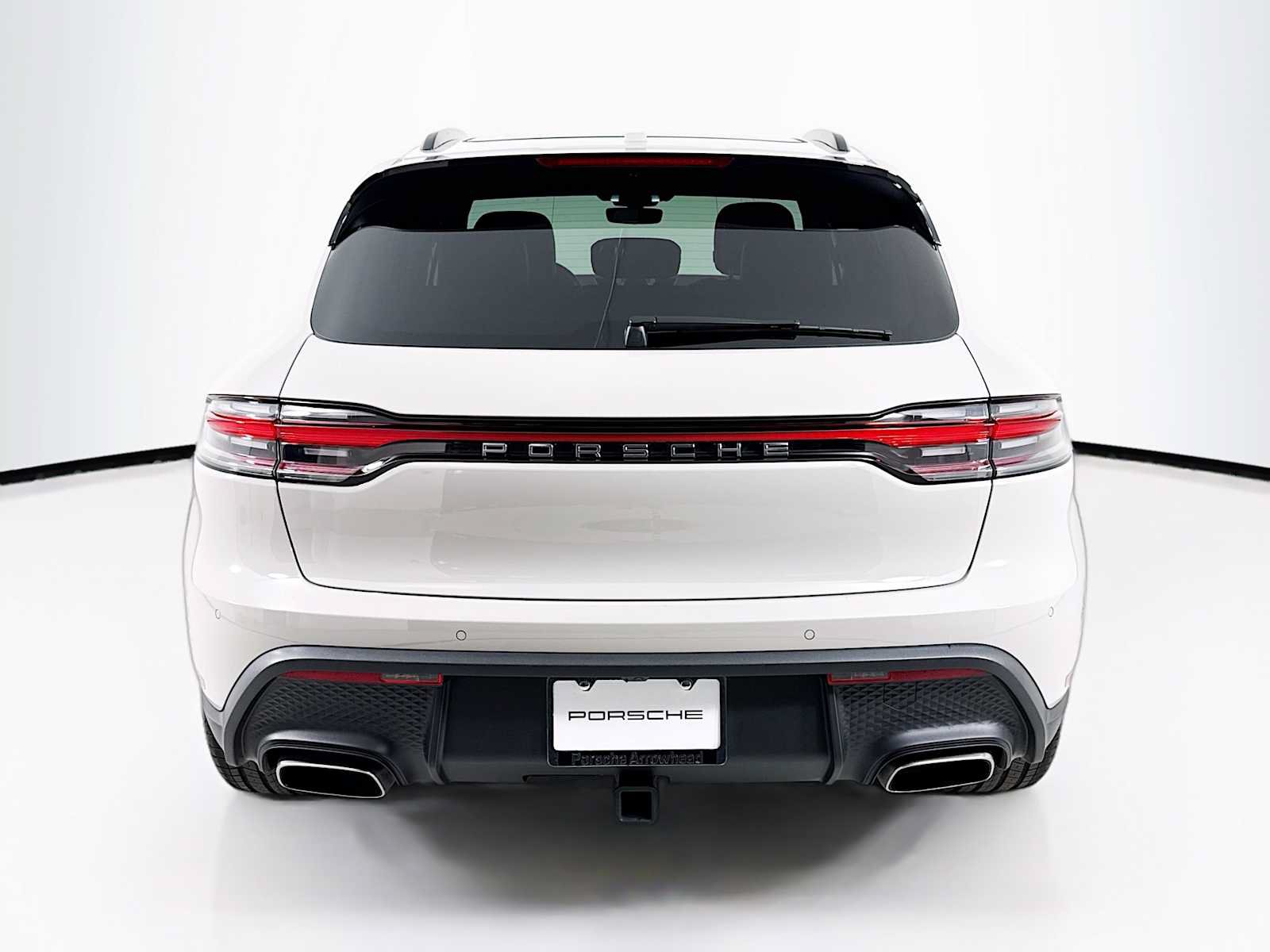 Certified 2026 Porsche Macan AWD/4WD image 10