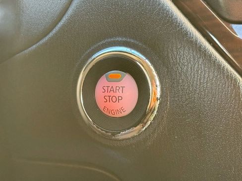 Used 2014 Nissan Pathfinder Platinum w/ Cargo Package image 42