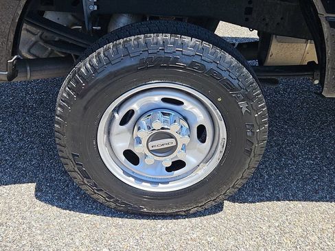 Used 2022 Ford F250 XL w/ Power Equipment Group AWD/4WD image 9