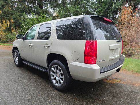 Used 2014 GMC Yukon SLE image 3