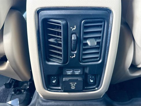 Used 2018 Jeep Grand Cherokee Limited image 19