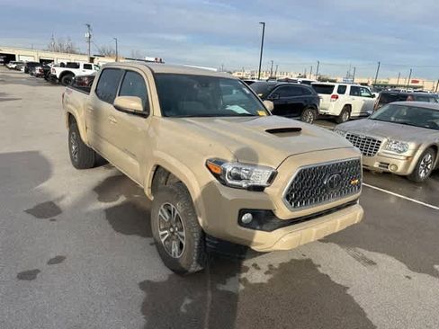 Used 2019 Toyota Tacoma TRD Sport image 22