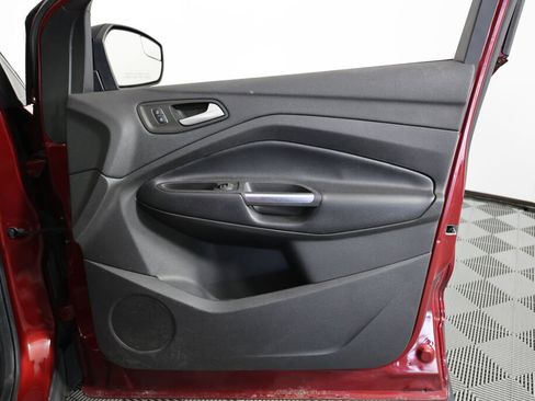 Used 2019 Ford Escape SE image 24