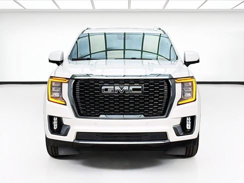 Used 2023 GMC Yukon Denali Ultimate AWD/4WD image 2