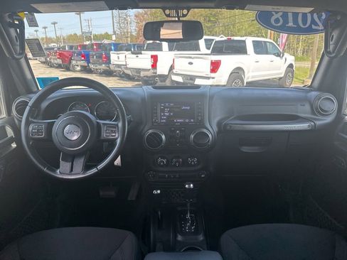 Used 2018 Jeep Wrangler Unlimited Sport S AWD/4WD image 19