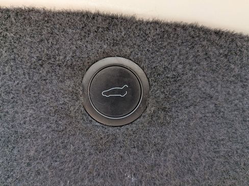 Used 2022 Tesla Model X AWD/4WD image 30